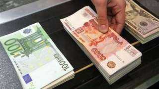 الروبل الروسية تواصل الارتفاع أمام الدولار واليورو