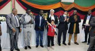 محافظ الشرقية يُهنئ اللاعبه رغد علاء الدين لحصولها علي الميداليه الذهبية في بطولة أفريقيا للشطرنج بزامبيا