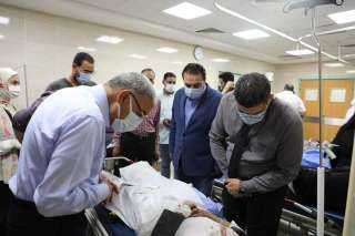 محافظ المنيا يتابع حالة المصابين في حادث تصادم أتوبيس نقل جماعي بسيارة نقل مقطورة بمستشفى ملوي التخصصي