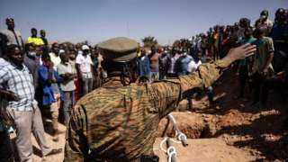 جيش بوركينا فاسو: تدمير الجهاديين للجسور هدفه عزل بلدتين عن العاصمة