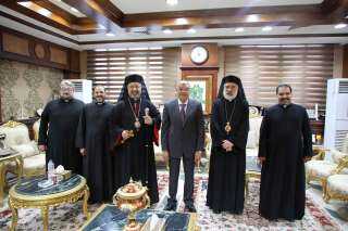 محافظ المنيا يستقبل وفدا من الكنيسة الكاثوليكية