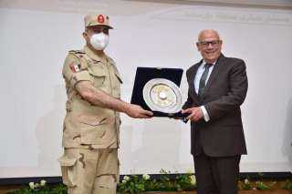 محافظ بورسعيد وقائد قوات الدفاع الشعبي والعسكري يشهدان فعاليات التدريب العملي المشترك
