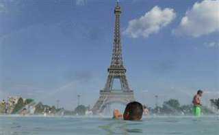 بسبب موجة الحر.. فرنسا تفتح حمامات السباحة للمواطنين مجانا