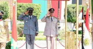 وزير الدفاع يلتقى وزير دفاع وشئون المحاربين القدامى بجمهورية بوركينا فاسو