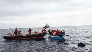 اليونان تنقذ 29 مهاجرا بعد انقلاب قارب وفقد العشرات