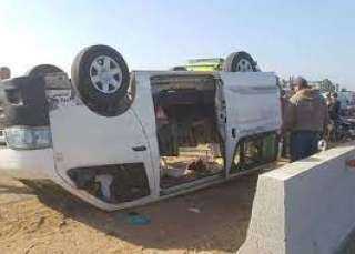 إصابة 11 شخصا فى حادث تصادم بين سيارتين بأسيوط
