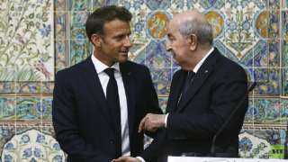 ماكرون وتبون يوقعان إعلان ”الشراكة المتجددة” بين باريس والجزائر