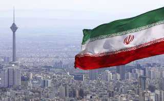 إيران تعلن إغلاق حدودها مع العراق وتعليق الرحلات الجوية