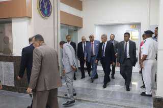 وزير القوى العاملة يتفقد وحدة خدمات العمالة المصرية بالخارج في أول يوم لاستقبالها للمواطنين