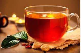 دراسة: شرب الشاي الأسود قد يساعد في العيش عمرا مديدا وأكثر صحة