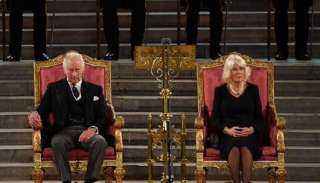 أمام البرلمان.. تشارلز الثالث يتعهد بمواصلة نهج الملكة إليزابيث