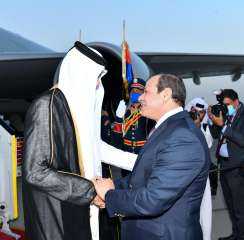 الرئيس السيسى يصل قطر للقاء الأمير تميم بن حمد