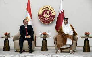 الرئيس السيسي يلتقي الأمير تميم بن حمد بالقصر الأميري في الدوحة