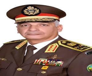 وزير الدفاع يعود لأرض الوطن عقب انتهاء زيارته الرسمية إلى دولة الإمارات