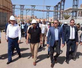 وزير قطاع الأعمال العام يتفقد شركة مصر لصناعة الكيماويات بالإسكندرية