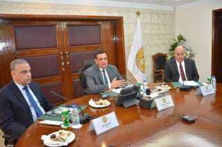 وزير التنمية المحلية يتابع مع محافظي قنا وسوهاج ووفد البنك الدولى مستجدات برنامج التنمية المحلية بصعيد مصر