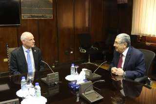 وزير الكهرباء يستقبل سفيراستراليا بالقاهرة لبحث سبل دعم وتعزيز التعاون بين البلدين