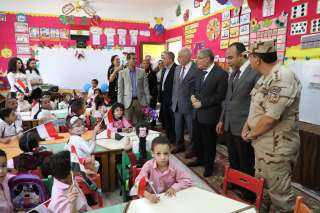 محافظ المنيا يفتتح المدرسة الرسمية للغات بمركز أبو قرقاص استجابة لأهالي المركز