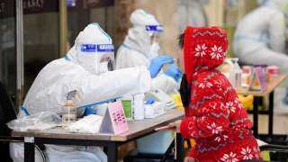 الصين تسجل 1337 إصابة جديدة بفيروس كورونا