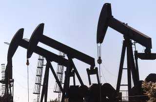 النفط يتراجع من أعلى مستوياته في 5 أسابيع