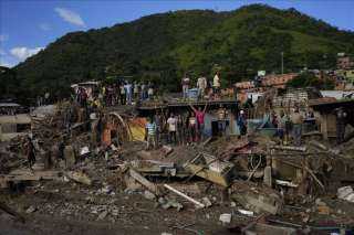 صعود حصيلة ضحايا الانهيارات الطينية شمال فنزويلا إلى 43 قتيلا