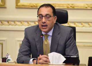 رئيس الوزراء يستعرض تقريرًا لوزيرة الثقافة عن تخريج الدفعتين الثانية والثالثة من مبادرة ”صنايعية مصر”