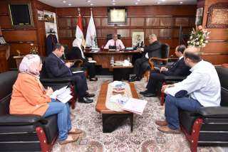 وزير القوى العاملة يلتقى سفير مصر في البرتغال للتنسيق في ملفات ”العمل”