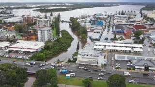 سلطات الطوارئ الأسترالية تجلي سكان إحدى الولايات تحسبا لخطر فيضانات جارفة