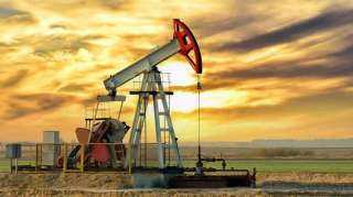 انخفاض طفيف في أسعار النفط بعد بيانات أمريكية