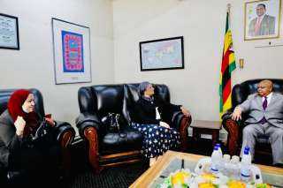 السفيرة المصرية في هراري تلتقي مع رئيس البرلمان الزيمبابوي