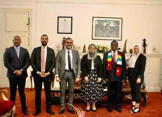سفيرة مصر في هراري تلتقي مع الرئيس الزيمبابوي مع وفد من مجموعة شركات السويدي المصرية