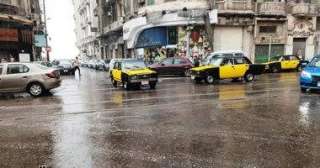 أمطار غزيرة تضرب الإسكندرية.. وشركة الصرف ترفع درجة الطوارئ