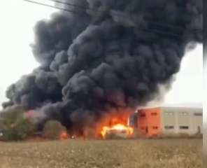 اندلاع حريق بمصنع كيماويات غرب تركيا وسماع دوي انفجارات