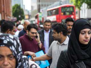صحيفة الجارديان: 44% زيادة فى أعداد المسلمين فى إنجلترا وويلز