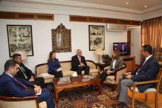 وزيرة الثقافة تستقبل سفير العراق بمصر لبحث سبل التعاون المشترك
