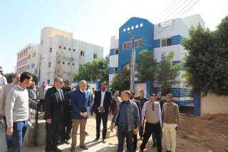محافظ المنيا يتفقد مشروعات المبادرة الرئاسية ”حياة كريمة” بقري مركز أبوقرقاص