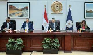 وزير السياحة والآثار يجتمع مع ممثلي اللجنة النقابية للعاملين بالهيئة المصرية العامة للتنشيط السياحي