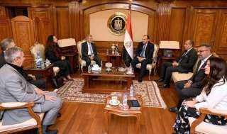 وزير التجارة يبحث مع شركتين امريكية ونمساوية توطين صناعة الاجهزة المعملية والمستلزمات الطبية في مصر