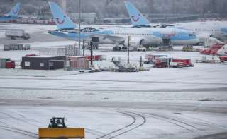 إلغاء رحلات جوية عدة في مطارات لندن بسبب الثلوج
