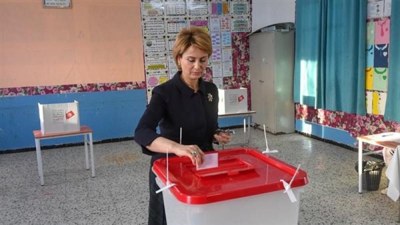 الهيئة العليا للانتخابات التونسية نسبة المشاركة تجاوزت الـ11%  