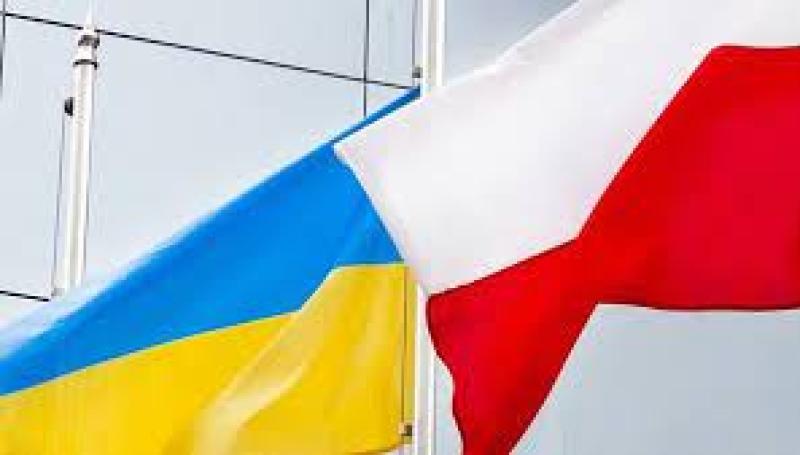   بولندا تصدر قرارا عاجلا بشأن علاقاتها مع أوكرانيا