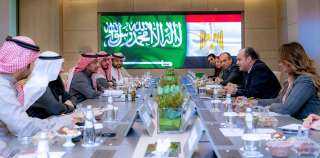 وزير التجارة والصناعة يبحث مع كبار المسؤولين السعوديين سبل الارتقاء بالعلاقات الاقتصادية المشتركة بين البلدين