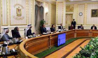 رئيس الوزراء يستعرض مع مسئولين إماراتيين ترتيبات مشاركة مصر كضيف شرف فى ”القمة العالمية للحكومات”