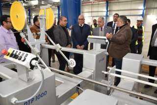 رئيس الهيئة العربية للتصنيع يتفقد أعمال تنفيذ خطوط الإنتاج لمصنع بنية لكابلات الألياف الضوئية