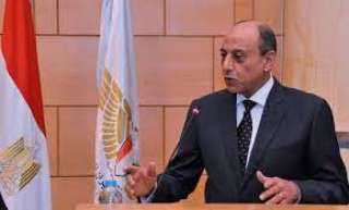 وزير الطيران يشيد بكفاءة الكوادر البشرية فى مصر للطيران