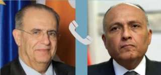 وزير الخارجية يتلقى اتصالاً هاتفياً من وزير الخارجية القبرصي