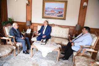 محافظ بورسعيد يستقبل ممثلي شركة جو باص للنقل البري.
