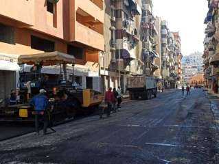 محافظ بورسعيد :  استمرار أعمال  رصف و تركيب أعمدة ديكورية للإنارة بمنطقة شباب المدينة بالزهور