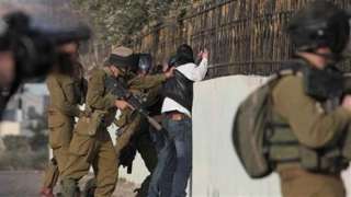 اشتباكات دموية بين الفلسطينيين وقوات الاحتلال بالقدس