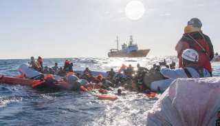 مصرع 27 مهاجرا على الأقل في غرق مركب قرب السواحل الإيطالية